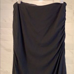 Long fitted skirt